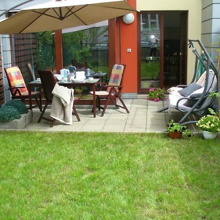 Garden apartment in central Praag Buitenkant foto