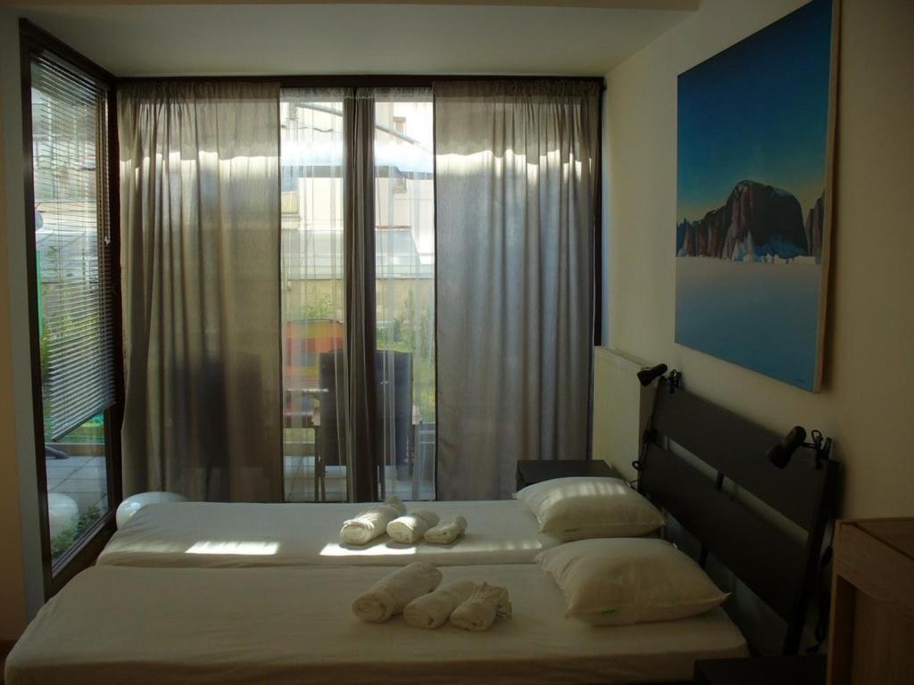 Garden apartment in central Praag Buitenkant foto