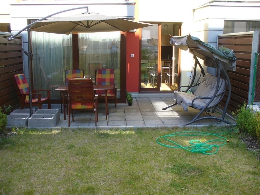 Garden apartment in central Praag Buitenkant foto