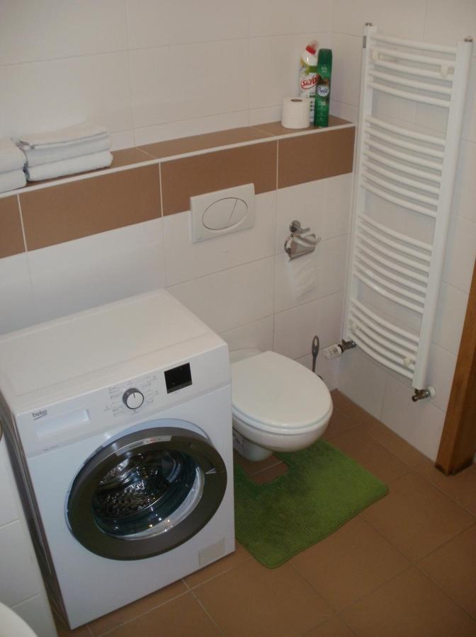 Garden apartment in central Praag Buitenkant foto